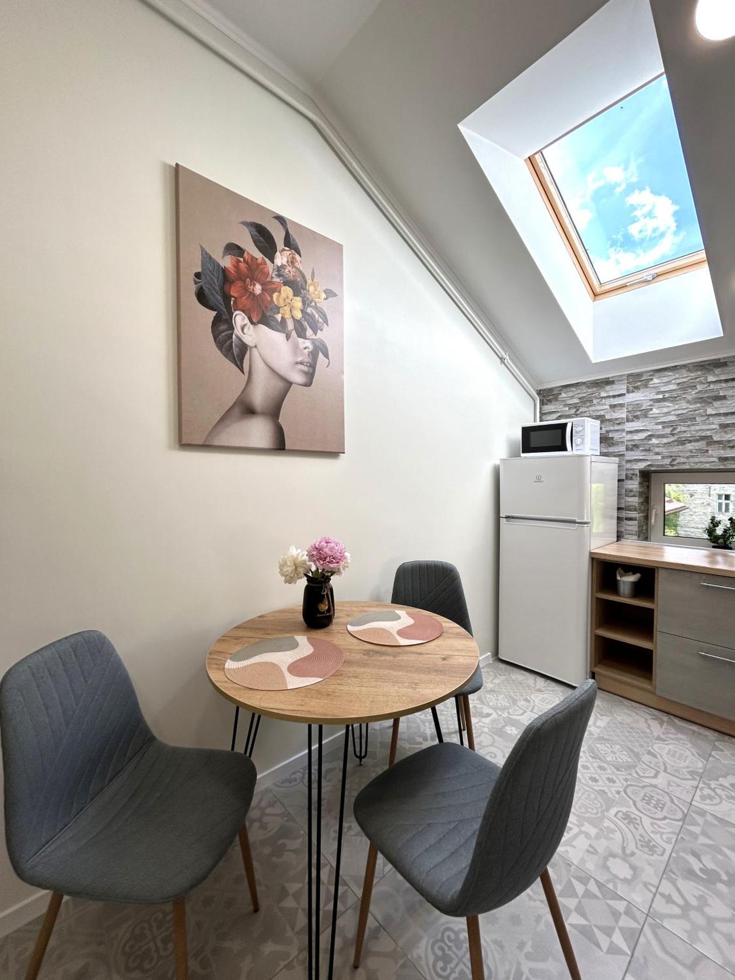 לבוב Modern Apartment, 5Mins To Rynok Square מראה חיצוני תמונה