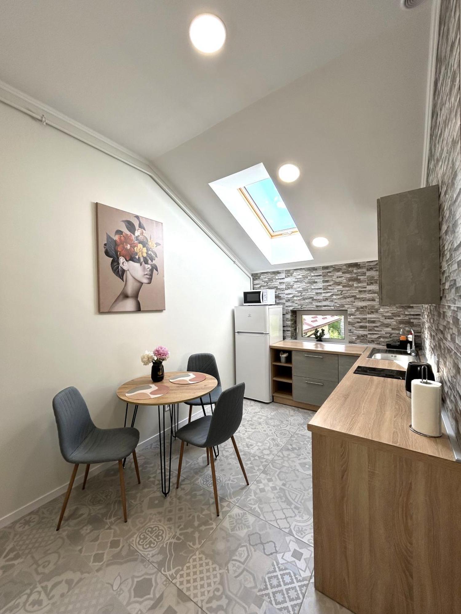 לבוב Modern Apartment, 5Mins To Rynok Square מראה חיצוני תמונה