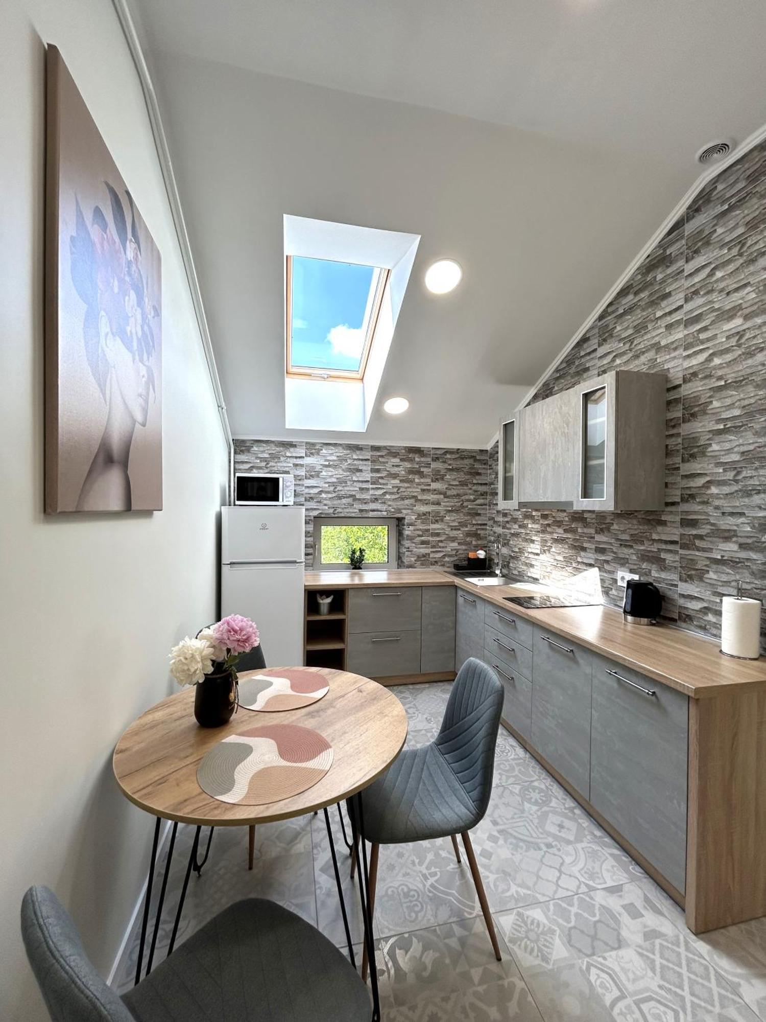 לבוב Modern Apartment, 5Mins To Rynok Square מראה חיצוני תמונה