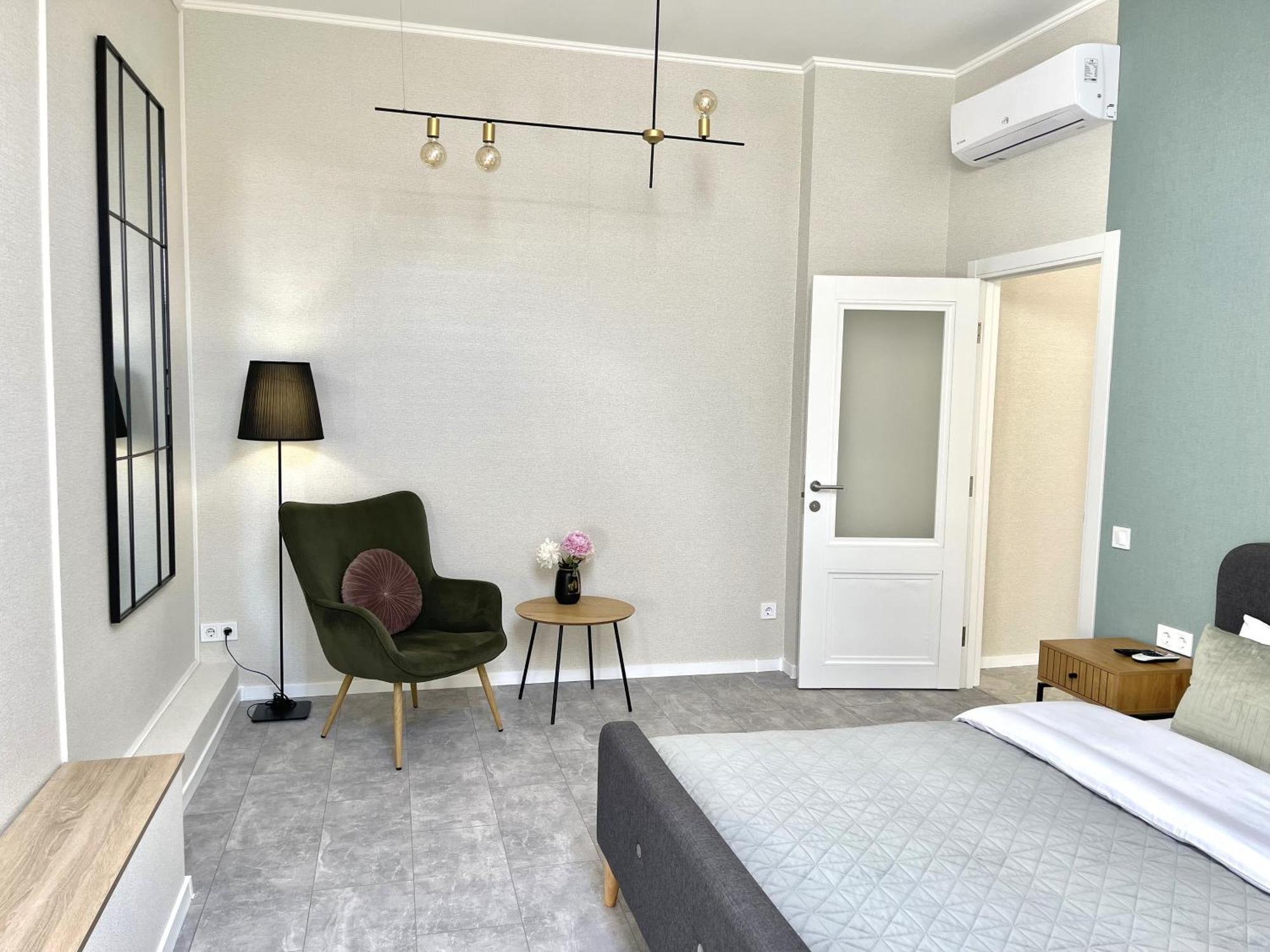 לבוב Modern Apartment, 5Mins To Rynok Square מראה חיצוני תמונה